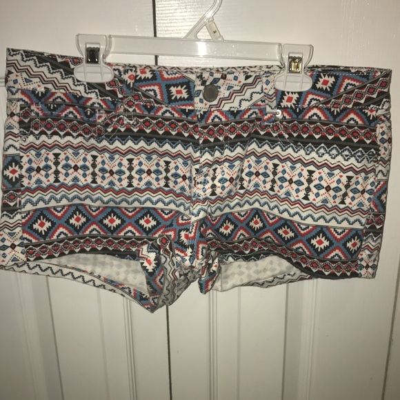 Aztec print jean shorts - Picture 1 of 3